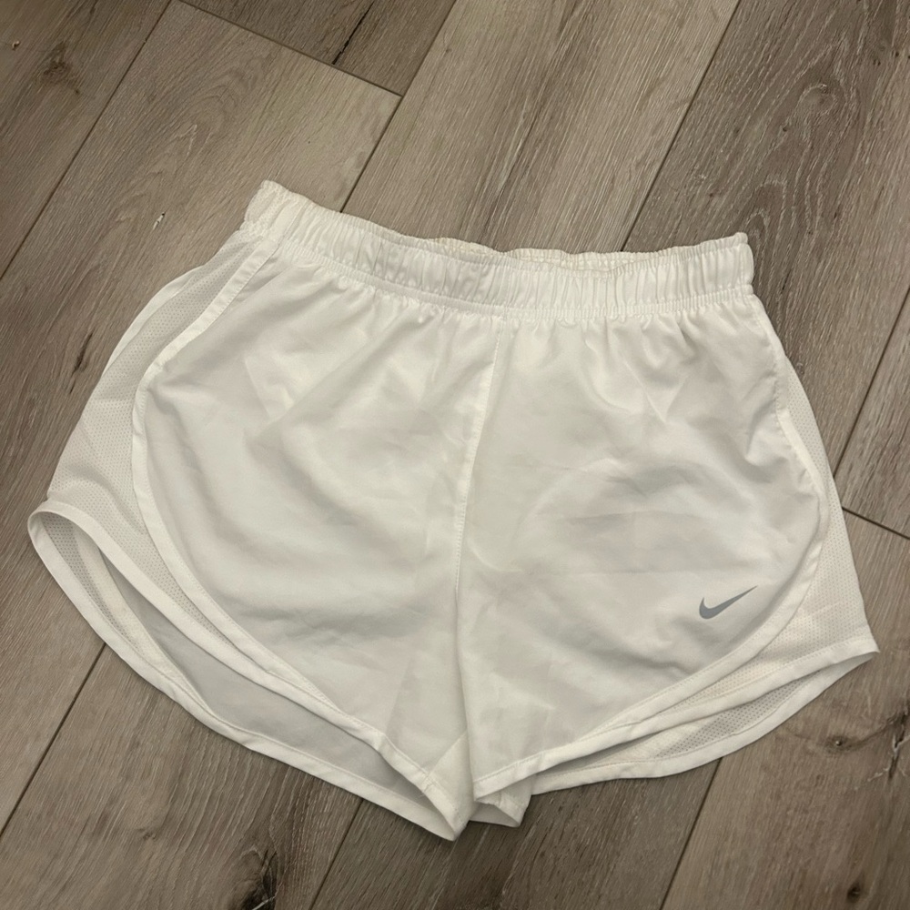 white nike air workout shorts